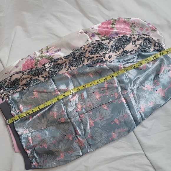 Avebri long hair bonnets cover 3 in a bundle, new with tags - Picture 7 of 8